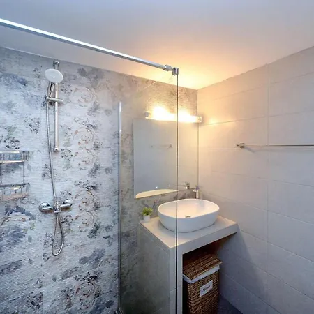 Aglaia Apartament *